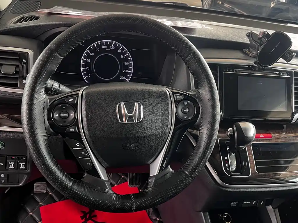 Honda Odyssey 2016 — фото 10