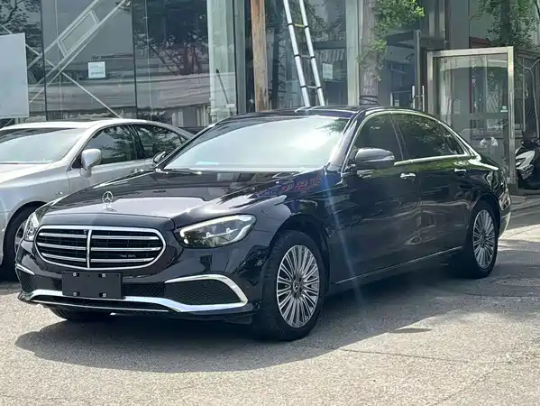 Mercedes-Benz E-Class 2022