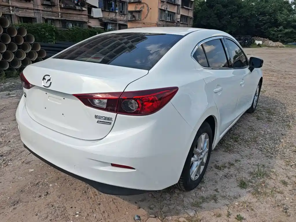 Mazda 3 Axela 2016