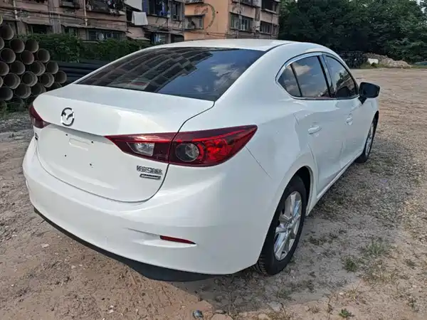 Mazda 3 Axela 2016