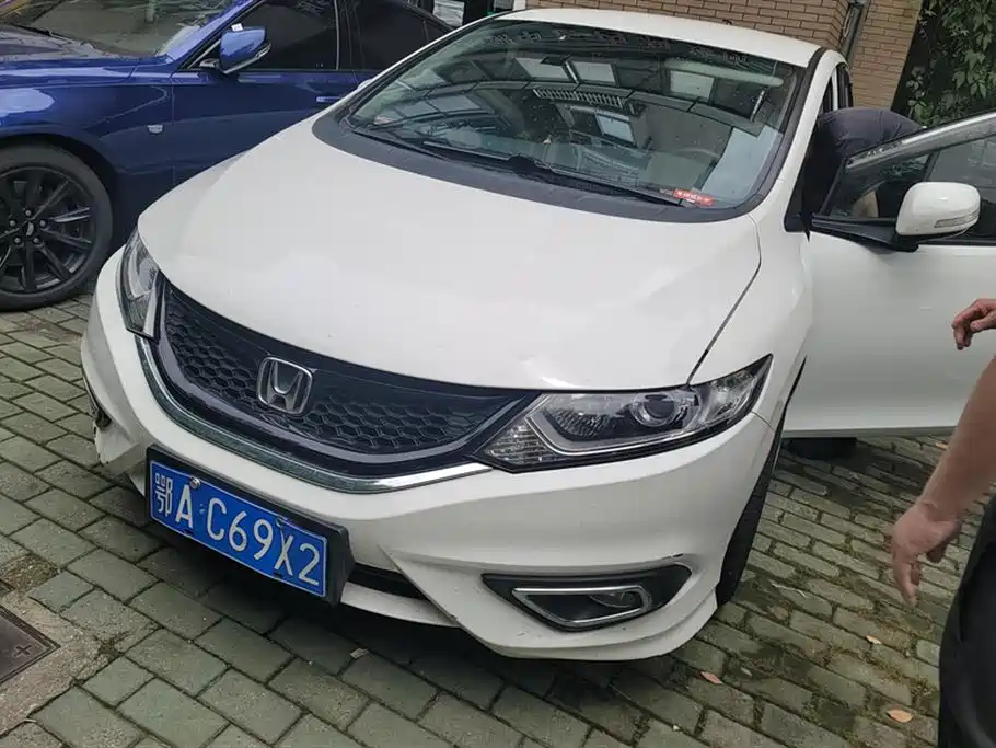 Honda Jade 2015