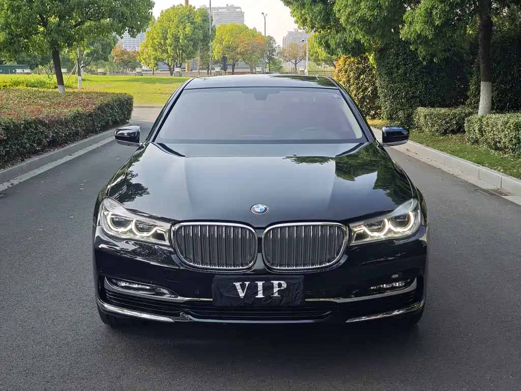 BMW 7 Series 2018 — фото 2