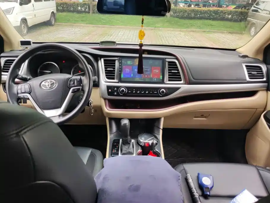 Toyota Highlander 2018 — фото 12
