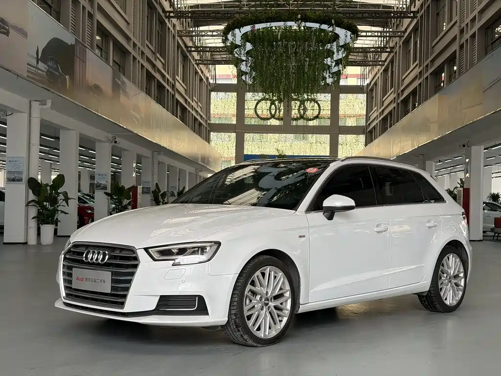 Audi A3 2018 — фото 1