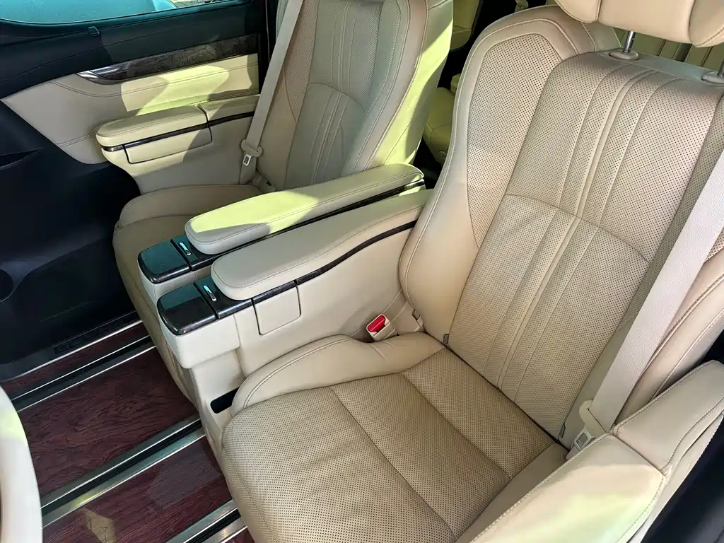 Toyota Alphard 2019 — фото 16