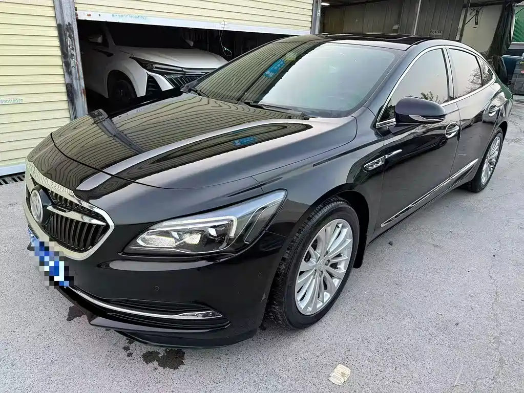 Buick LaCrosse 2018 — фото 1