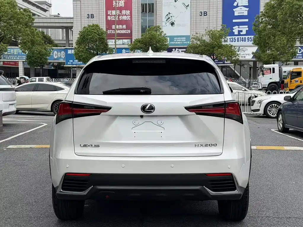 Lexus NX 2021 — фото 11