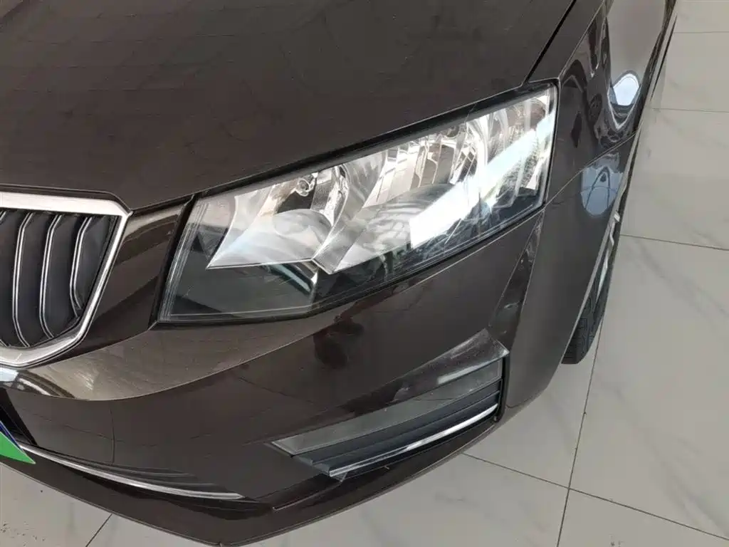 Skoda Octavia 2016 — фото 24