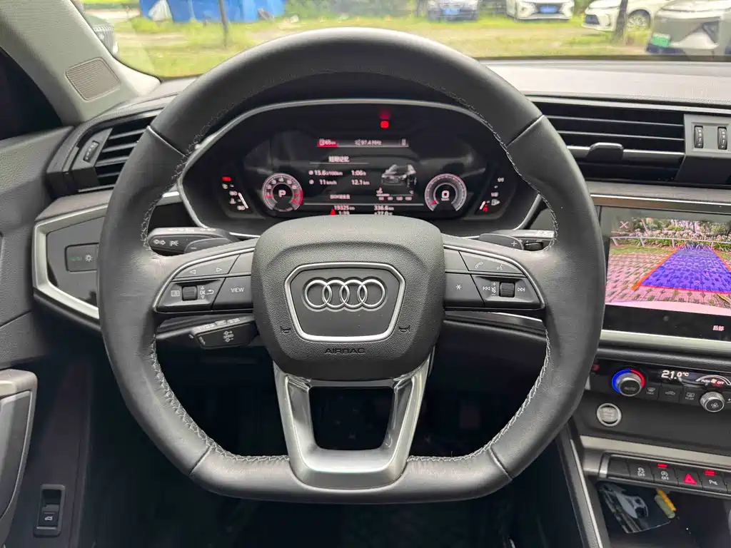Audi Q3 2023 — фото 16