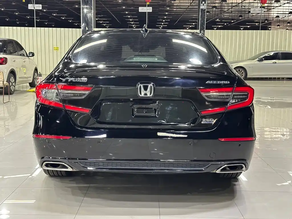 Honda Accord 2022 — фото 10