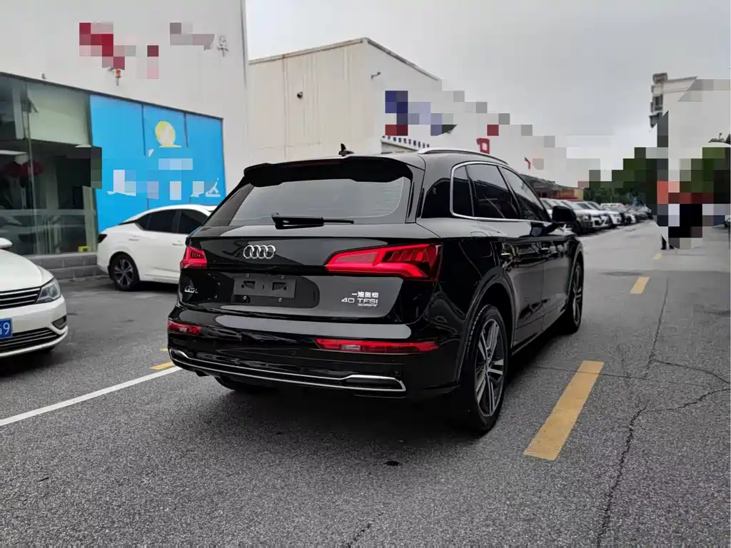 Audi Q5L 2019 — фото 16