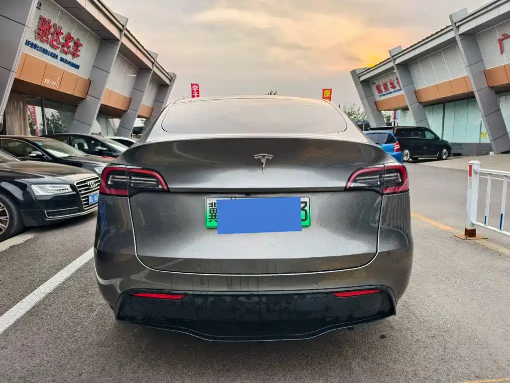 Tesla Model Y 2022 — фото 4