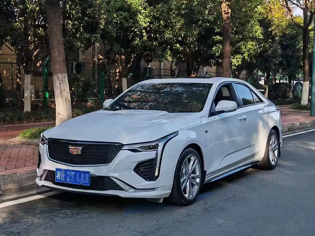 Cadillac CT4 2021 — фото 1
