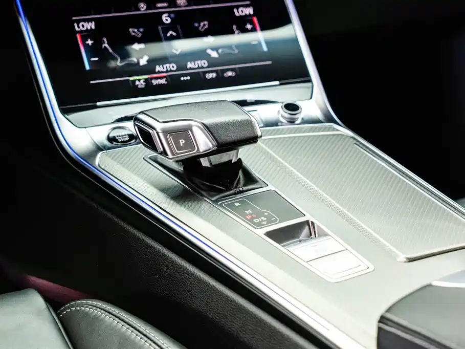 Audi A6L 2023 — фото 14