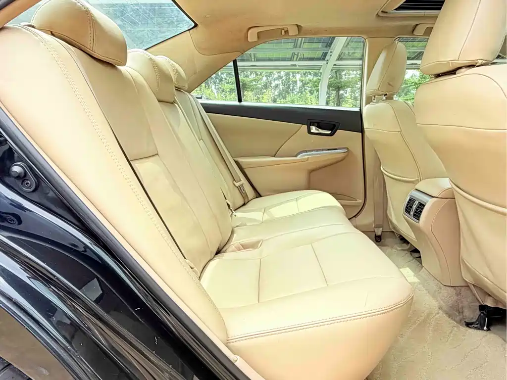 Toyota Camry 2013 — фото 16