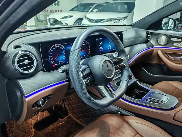 Mercedes-Benz E-Class 2022