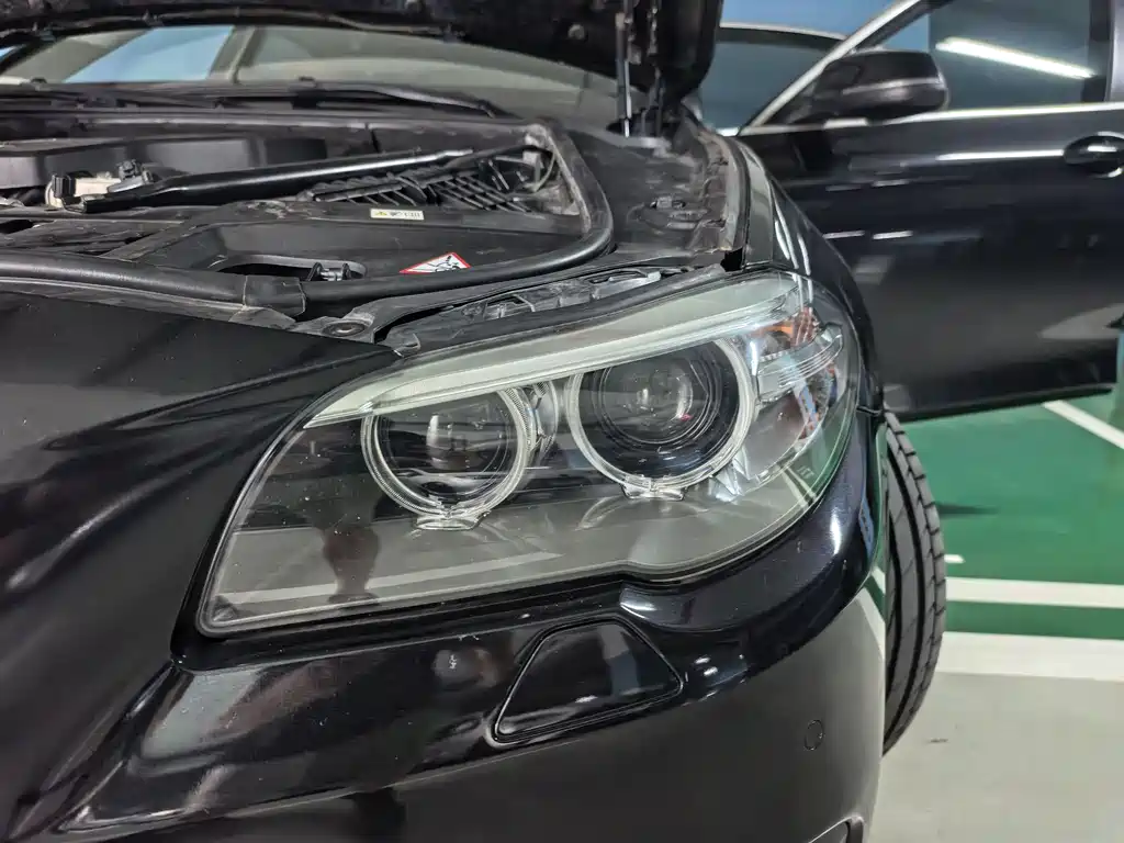 BMW 5 Series GT 2015 — фото 14