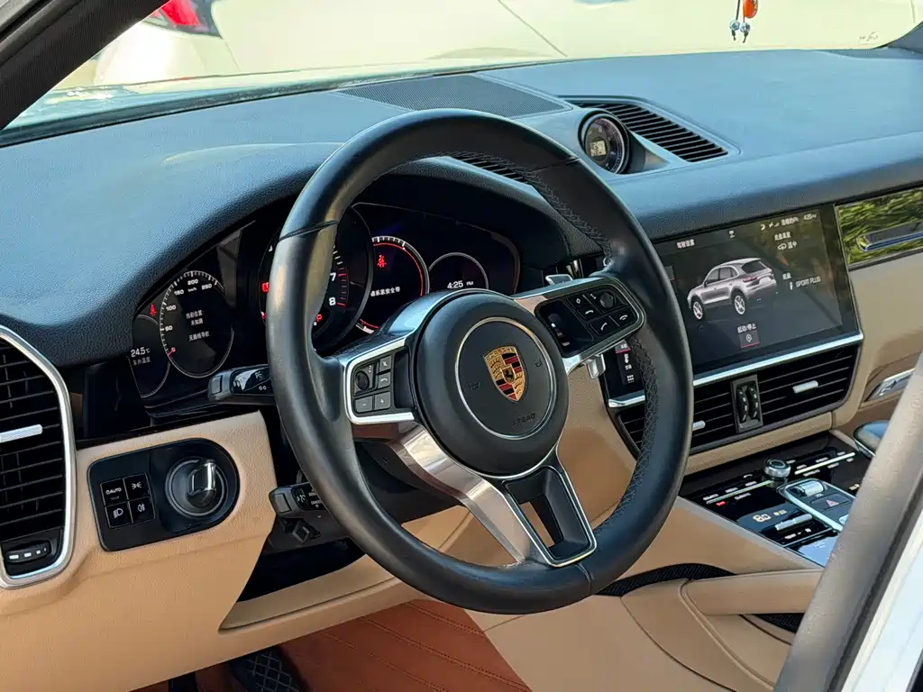 Porsche Cayenne 2018 — фото 8