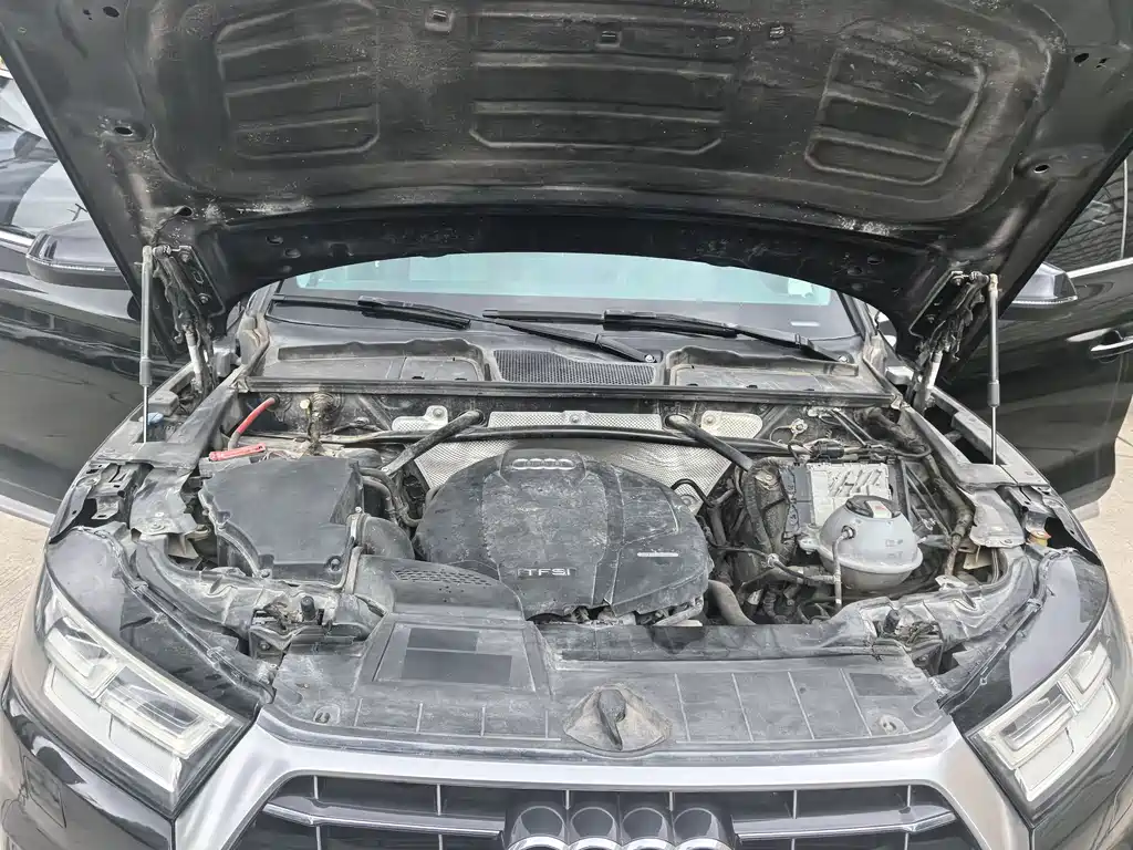 Audi Q5L 2018 — фото 11