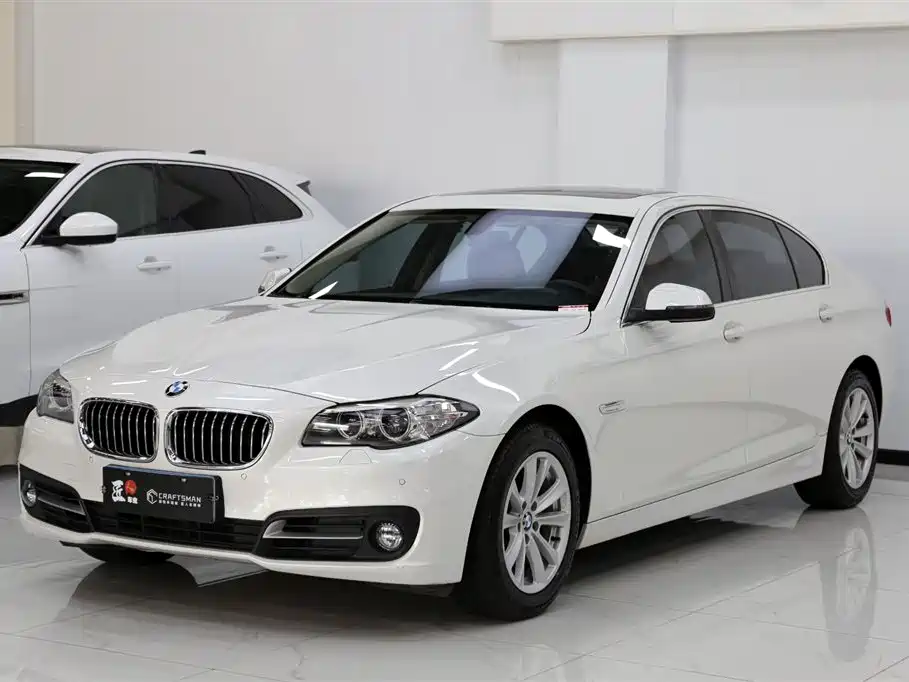 BMW 5 Series 2015 — фото 19