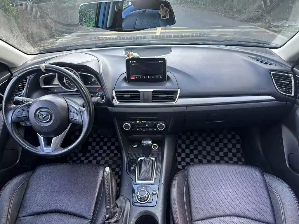 Mazda 3 Angkesela 2014