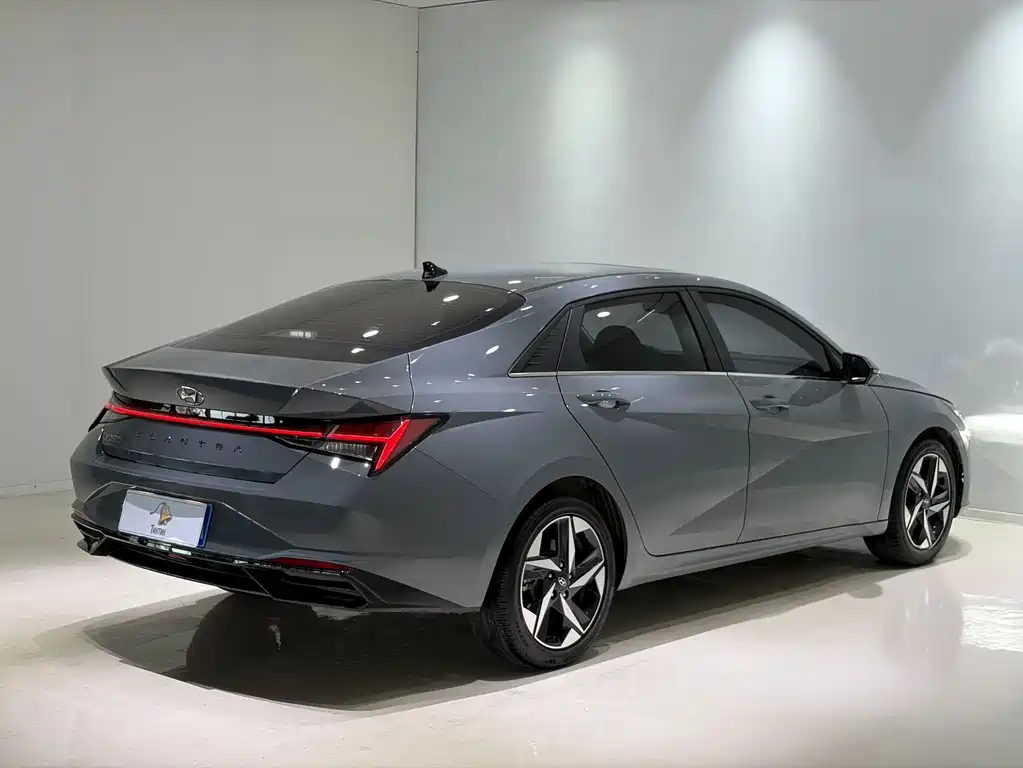 Hyundai Elantra 2023 — фото 6