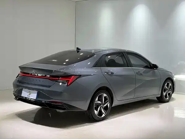 Hyundai Elantra 2023