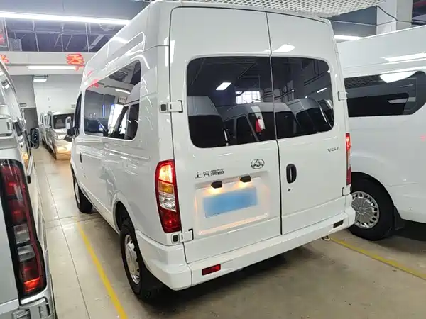 Maxus V80 2025