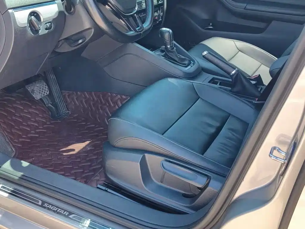 Volkswagen Sagitar 2017