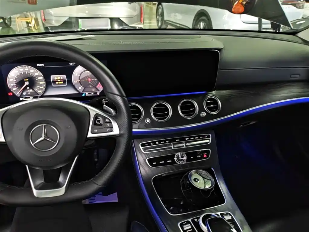 Mercedes-Benz E-Class 2018 — фото 10