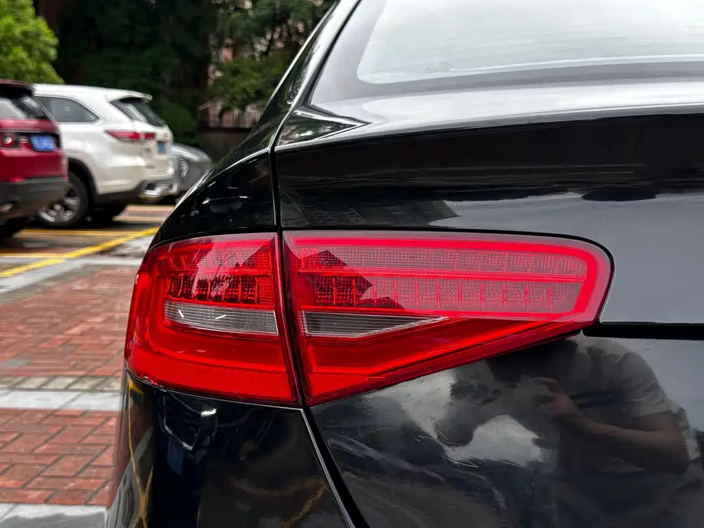 Audi A4L 2013 — фото 11