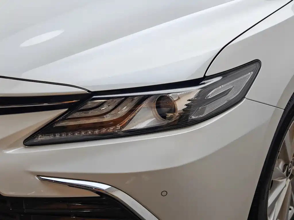 Toyota Camry 2022 — фото 8