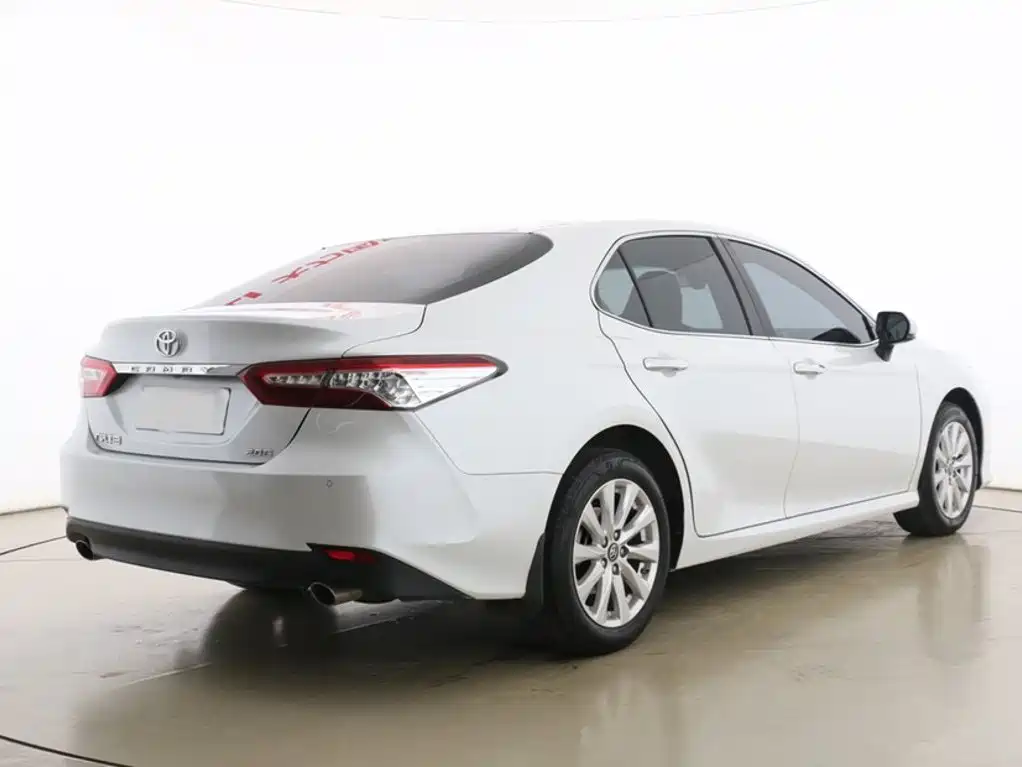 Toyota Camry 2020 — фото 5