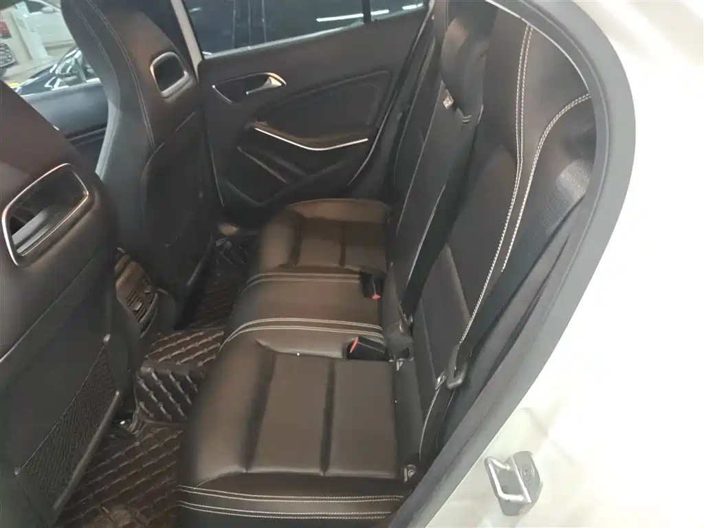 Mercedes-Benz GLA 2017 — фото 14