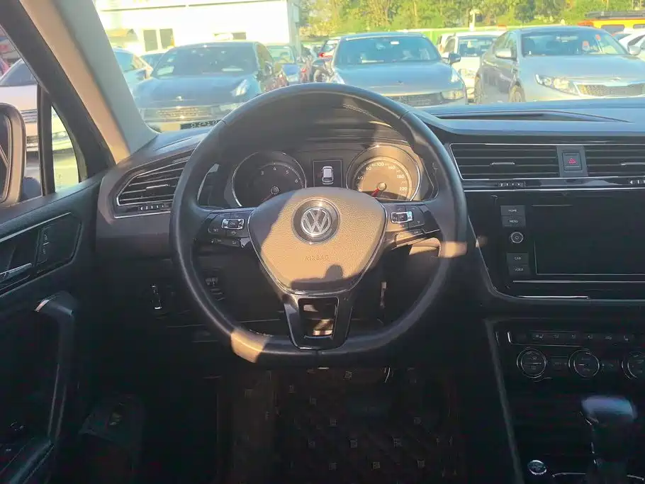 Volkswagen Tiguan L 2019 — фото 15