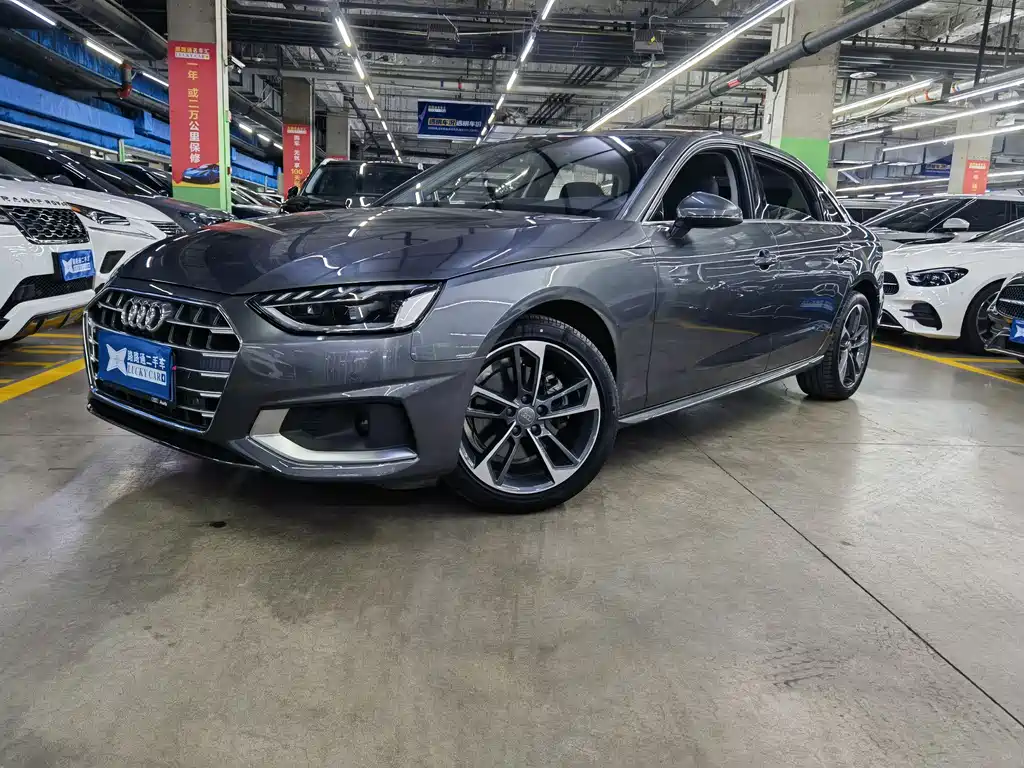 Audi A4L 2021 — фото 1
