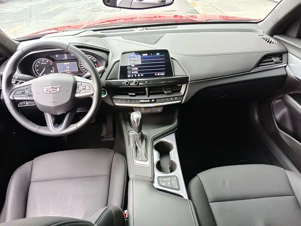 Cadillac CT4 2023 — фото 12