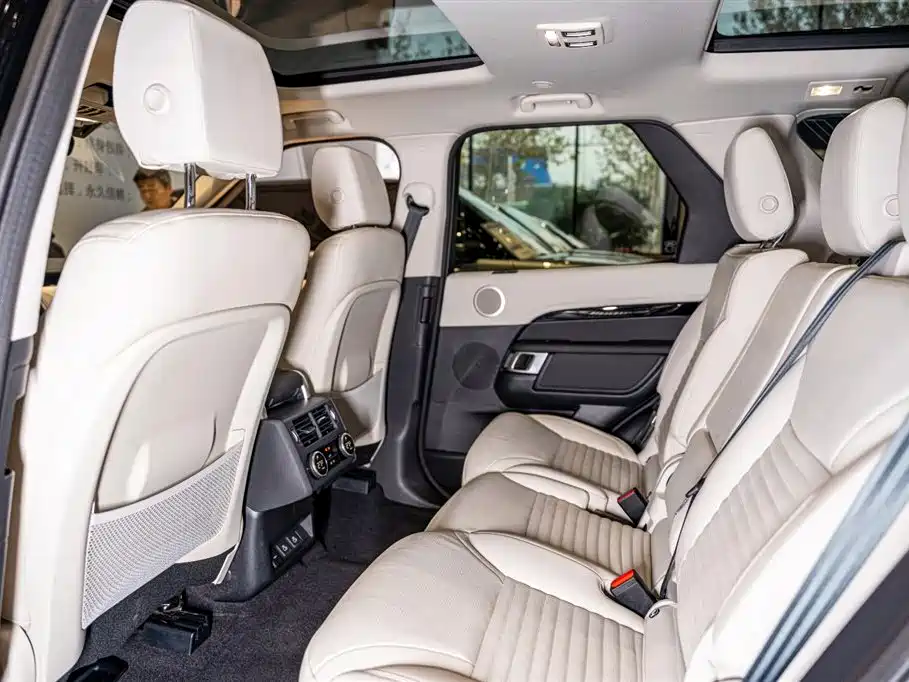 Land Rover Discovery 2025 — фото 13