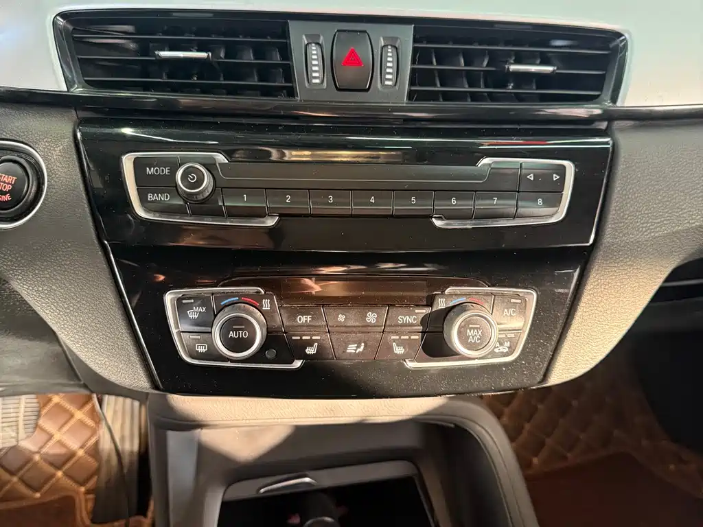 BMW X1 2017 — фото 12
