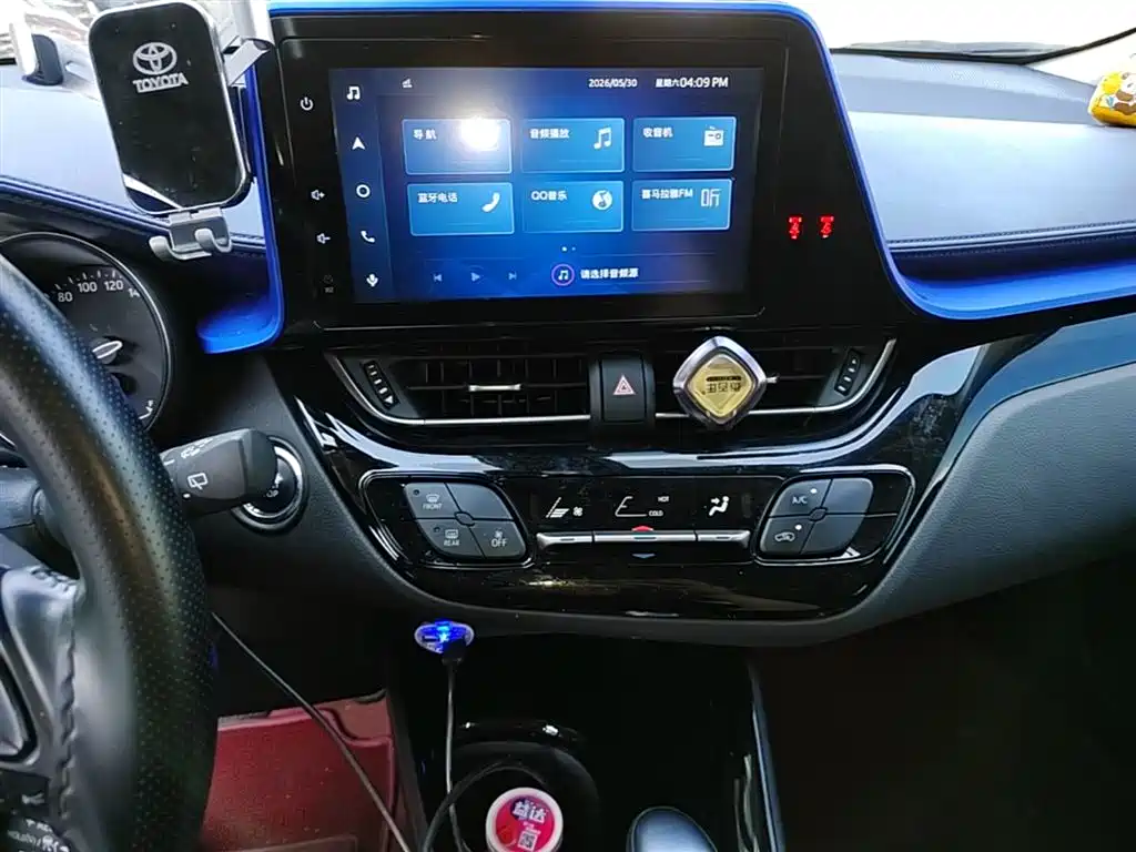 Toyota C-HR 2022 — фото 13
