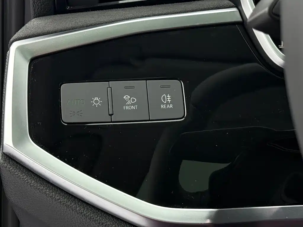 Audi Q3 2023 — фото 19