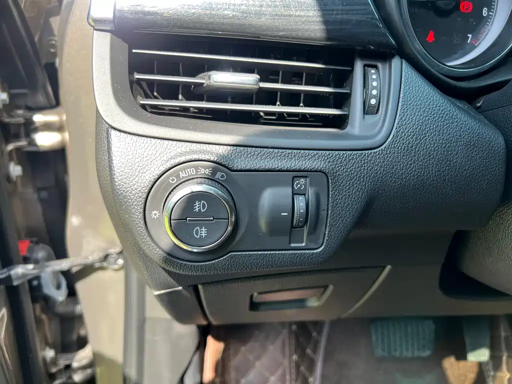 Buick Envision Plus 2018 — фото 18