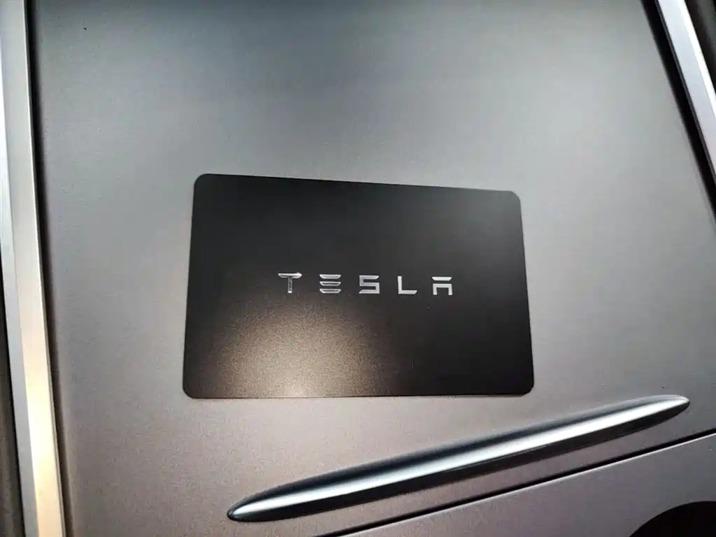 Tesla Model Y 2022 — фото 9