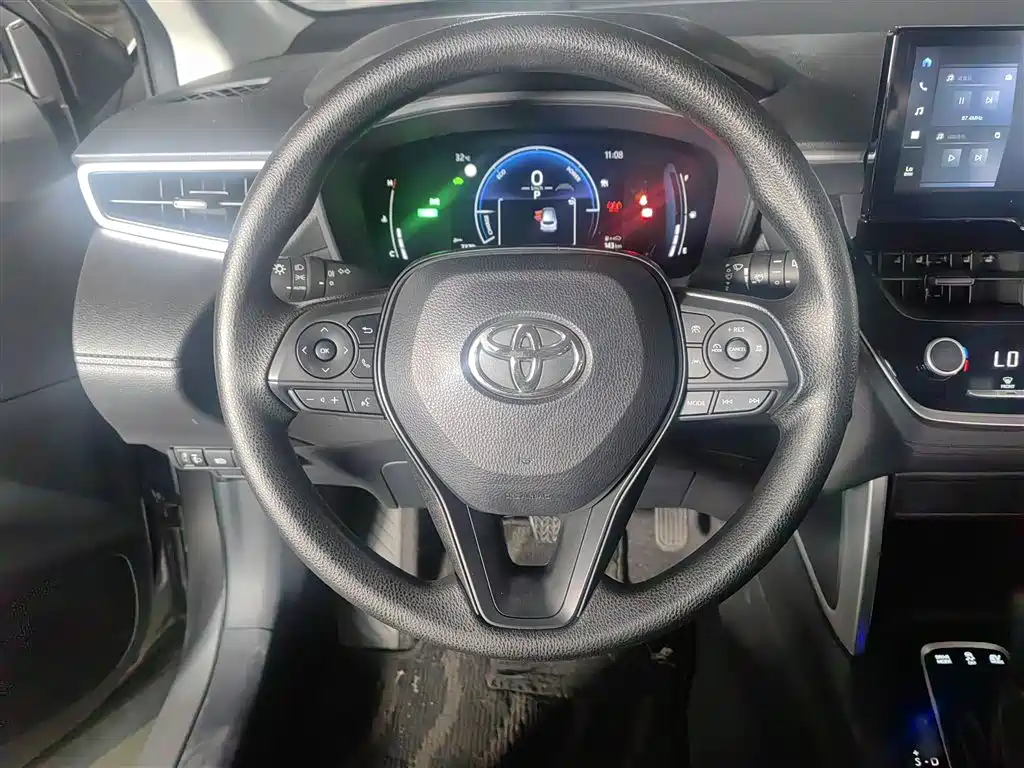 Toyota Corolla Cross 2024 — фото 3