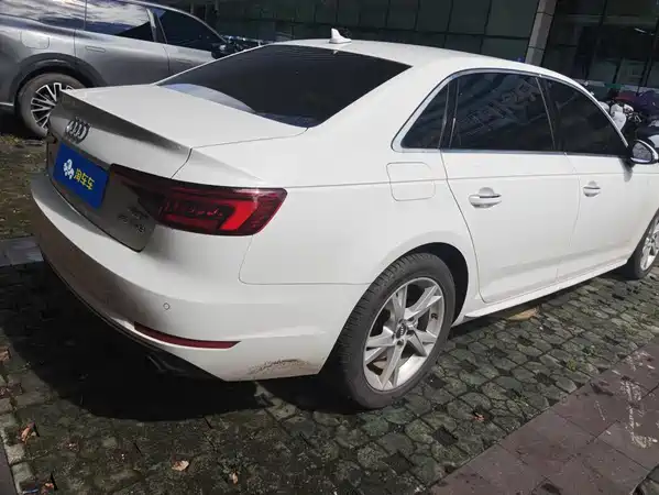 Audi A4L 2018