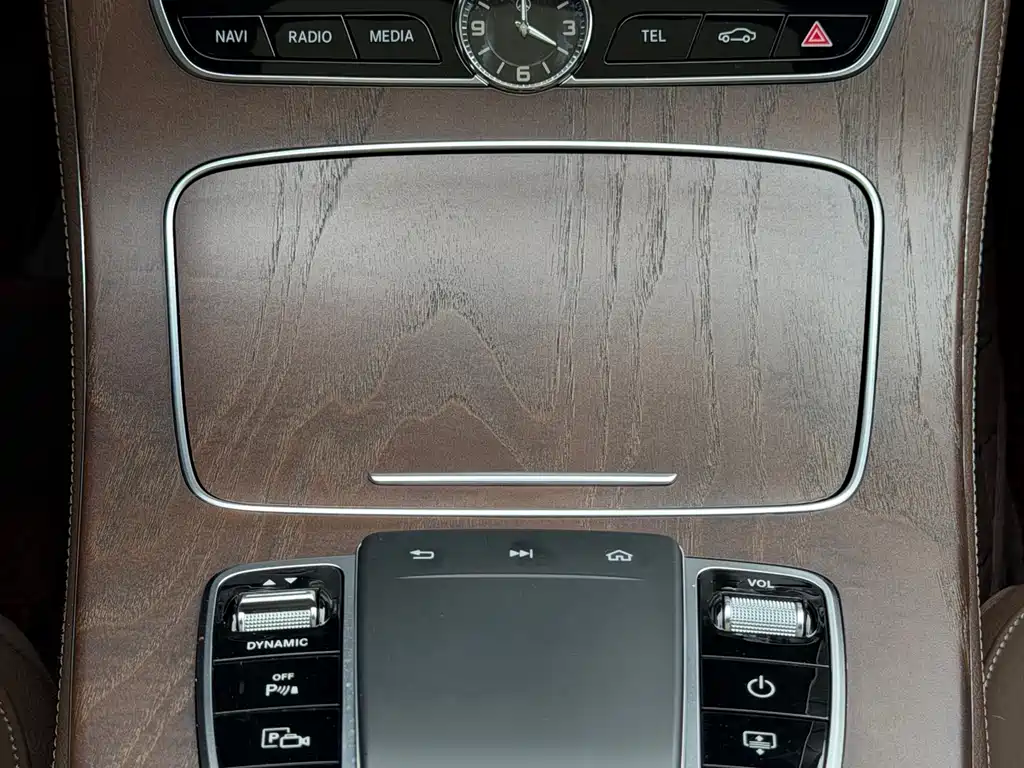 Mercedes-Benz E-Class 2020 — фото 9