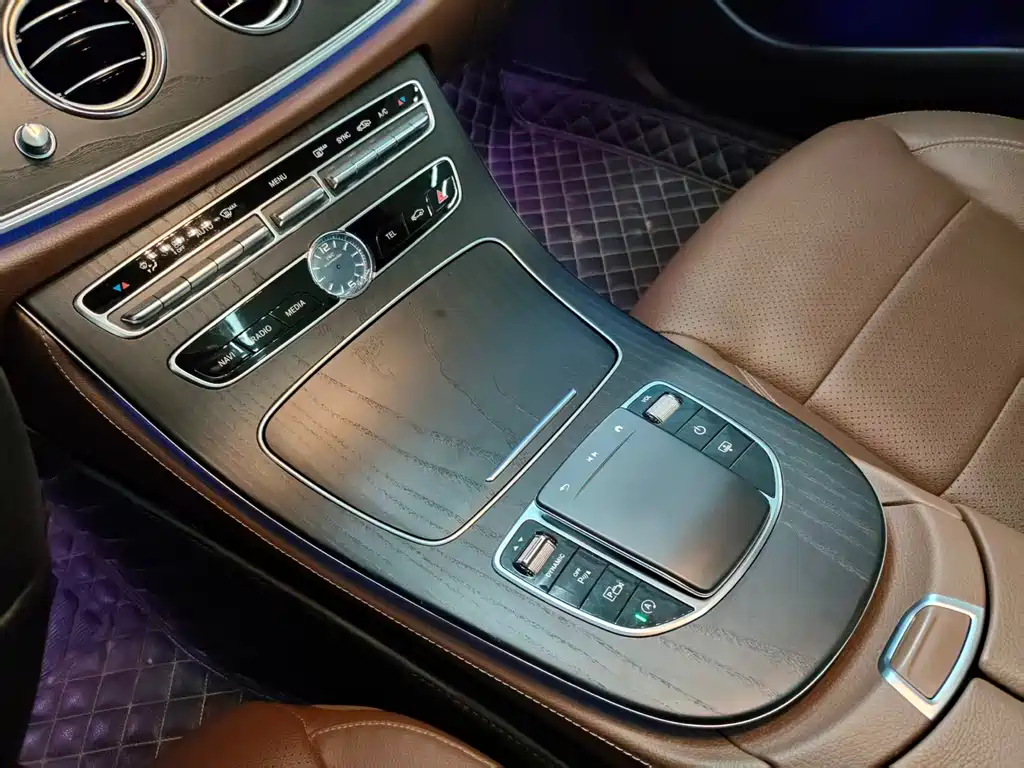 Mercedes-Benz E-Class 2021 — фото 9