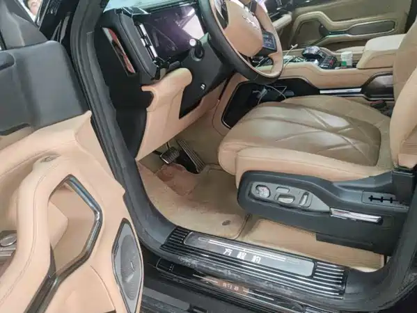 Fangchengbao Leopard 8 2025