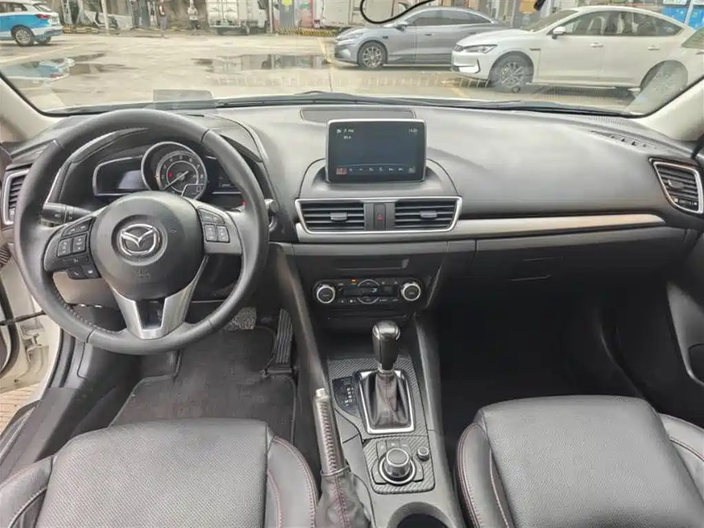 Mazda 3 Axela 2015 — фото 7