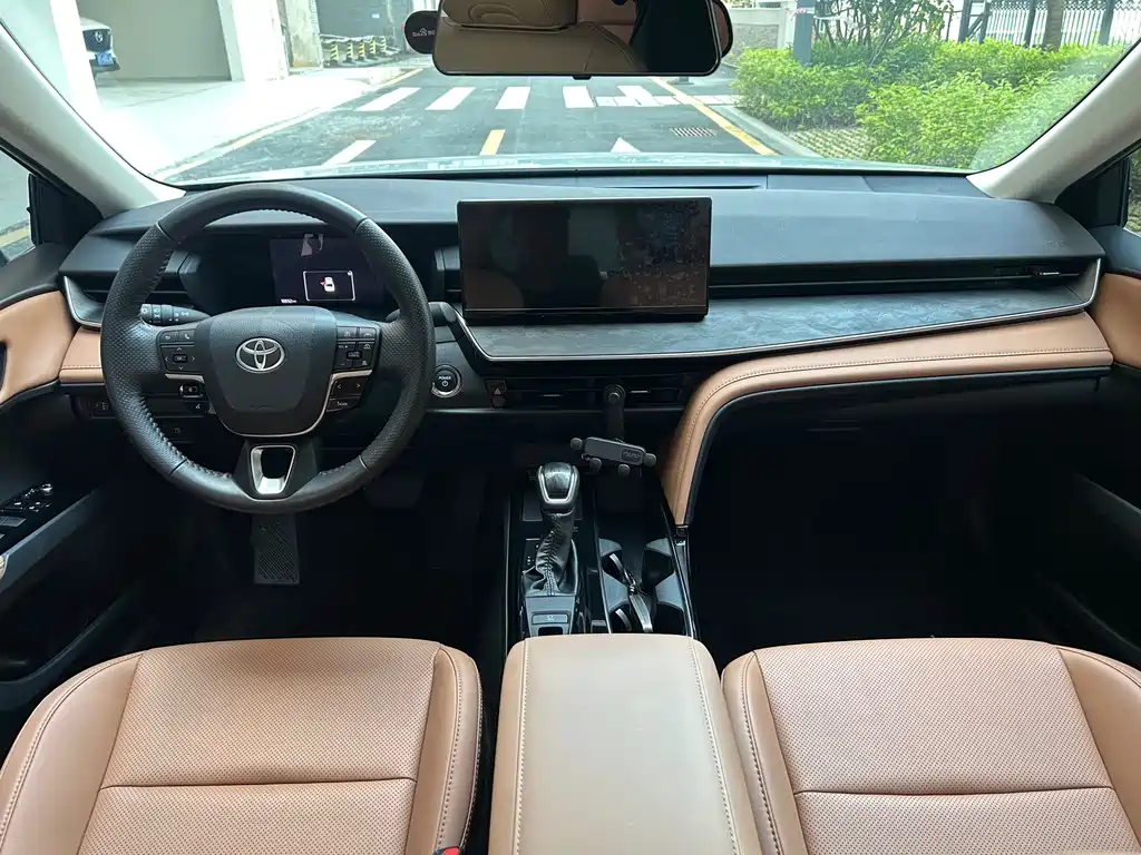 Toyota Camry 2024 — фото 15